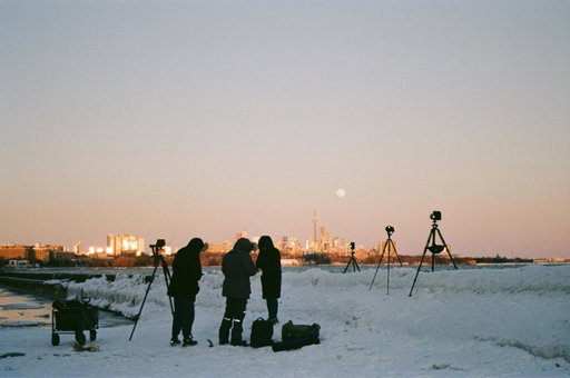 Researchers at sunset.

Dev & Scan by @graination_official 

#kodakgold #pointandshootcamera #winter #landscapephoto