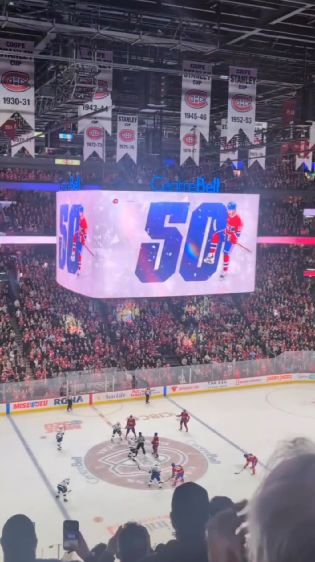 Il était tant attendu, et c'est maintenant fait : Cole Caufield a enfin marqué son 50e but de la saison, ce jeudi soir, ce qui a contribué à une victoire de 2-1 face au Lightning de Tampa Bay. 🏒🥅

Le numéro 13 du tricolore est devenu le 7e joueur dans l’histoire des Canadiens de Montréal à inscrire 50 buts en une saison. On n'avait pas vu ça depuis 1990. 💙🤍❤️

#gohabsgo