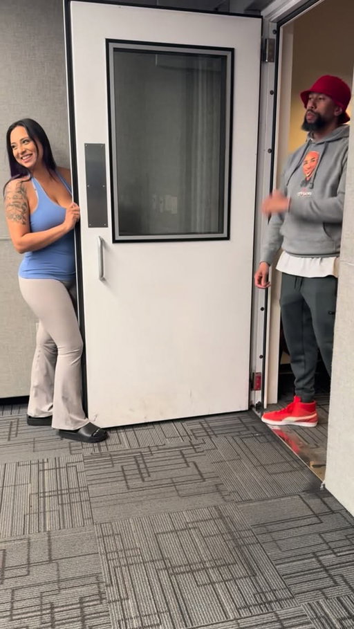 THE TRILOGY took place again. My dude @affioncrockett embarrassed me again and brought a SECRET WEAPON @thejaeanderson. @jkruzonair tried to help BUT UH. She back HOLDING THE DOOR @arielgrind 😂 dancebattle #comedy #fyp oldschoolhip