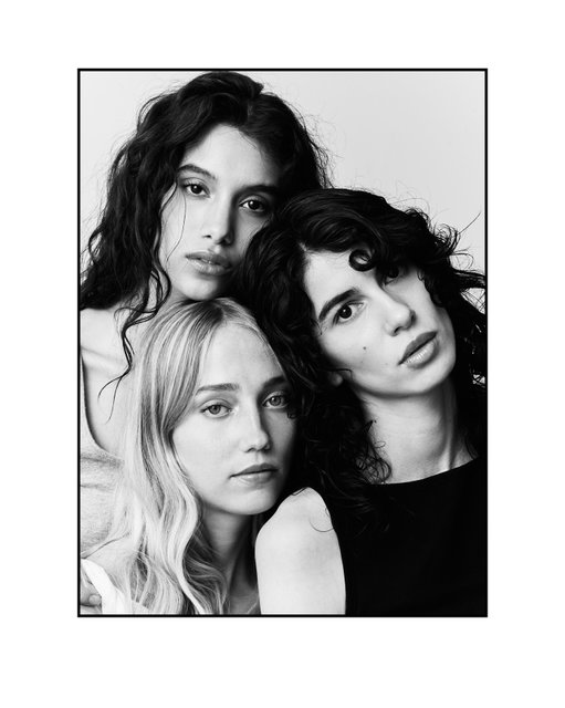ANM girls in the studio 🖤

Models: Arianna, Adèle, Kate, & Nyadora

Shot by @guikeim at @jean.and.august 
HMUA by @lesvisagesdenico 

#anm #anmmodels