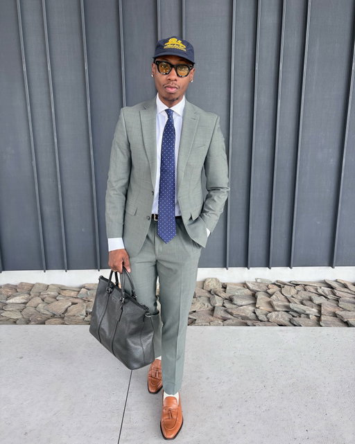 The right tie doesn’t just complete the look — it defines it.
This one from @otaa brings timeless craftsmanship and refined detail into a modern wardrobe. Clean, elegant, and versatile enough to elevate everything from sharp tailoring to a relaxed blazer look.
It’s the kind of piece that quietly speaks for itself.
Use code WILLMOORE10 for 10% off at checkout.

Suit 🧥: @michaelkors
Shirt and Tie 👔: @otaa
Loafers: @anthonyveer
Hat: @aimeleondore
Bag: @coach
Eyewear 🕶️: @akila.la