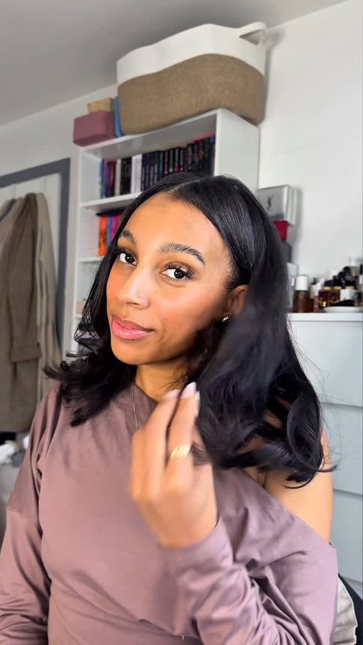 Peu importe le style, brushing, waves ou lisse tout commence à la base ! La mousse miel Manuka et Yogurt de @SheaMoistureCa est devenue un step que je skip plus. Disponible chez Jean Coutu

#sheamoisturepartner #HairRoutine #Brushing #HairCare