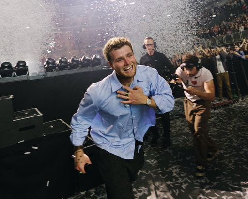 Can’t believe I’m saying this was the first week of my world tour and it’s everything I could have ever dreamed it would be. Thanks to you. I LOVE YOU ALL SO MUCH. ❤️❤️