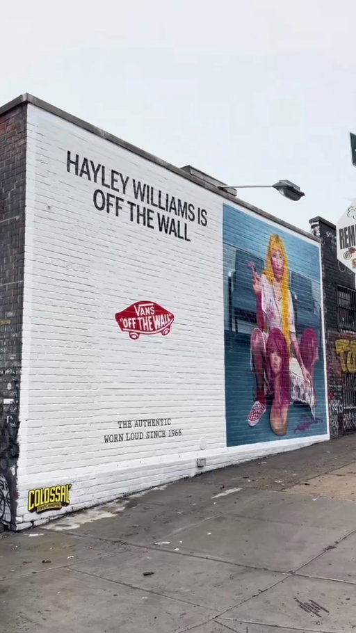 It’s officially on the wall. Now wear it Off The Wall.

Hand-painted and Worn Loud, @yelyahwilliams in the Authentic. 🏁