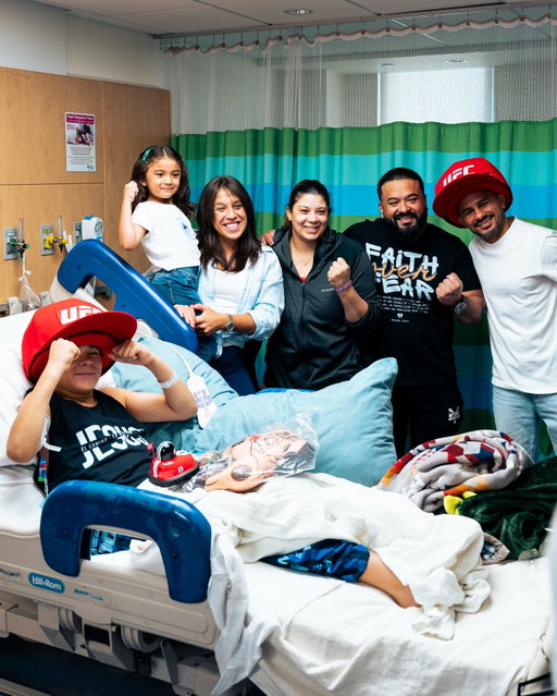 Champions Meeting Champions! 🐐 👑 

We were honored to welcome to Nicklaus Children’s Hospital @pantoja_oficial and @joannajedrzejczyk for a truly unforgettable visit. From sharing smiles and signing autographs to playing games and creating their own custom championship belts, they brought strength, joy and inspiration to our patients and families. 

Thank you @pantoja_oficial and @joannajedrzejczyk for bringing smiles and laughter to our Nicklaus Children’s community. 🧸💙💛

@ufc 
@tkogrp