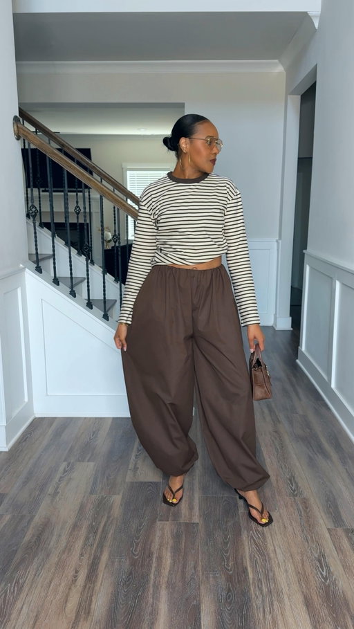 It’s casual Fun Friday!!! Decided to jump on the trend before heading to get my hair did! 😜

Judge ya Moma! I needed this lil fun. 💅🏾

Top @zara 
Balloon pants @asos 
Sandals @hm 
.
.
.
.
.
.
.
.
Spring outfit, spring fashion, fashion trends, balloon pants, stripe shirt, outfit inspo, casual look, outfit reel