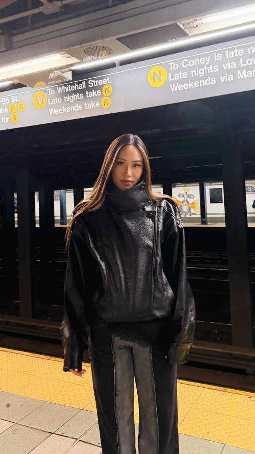 My NY friends make fun of me for liking the subway so much 😅🚊