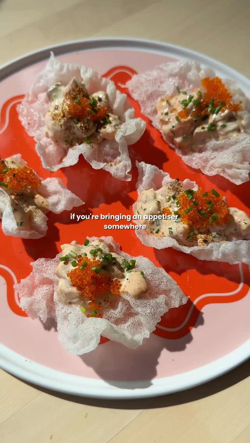 Spicy salmon on crispy rice crackers 🌶️🍘
.. and the cracker is just fried rice paper!

Makes ~12 pieces

200g sashimi-grade salmon, finely diced
1 tbsp kewpie mayo
1 tsp sriracha/tobasco (adjust to spice level)
½ tsp sesame oil
1 tsp soy sauce
1 tsp lemon juice
2 tbsp spring onion, finely chopped
3 sheets of rice paper
oil, for frying
1 tsp toasted sesame seeds
Roe/tobiko, for garnish
Shichimi Togarashi, for garnish

1. Fry the rice paper in hot oil until it instantly puffs up. Drain on paper towels, then break into smaller crisps 

2. Dice the salmon into small cubes and place in a bowl.

3. Mix together mayo, sriracha, sesame oil, soy sauce, and lemon juice until smooth.

4. Fold the salmon, and spring onion into the sauce until evenly coated. Chill for 10 minutes.

5. Spoon a small mound of spicy salmon onto each rice cracker.

6. Sprinkle with shichimi togarashi and top with tobiko. Serve immediately so the crackers stay crisp.

#spicysalmon #ricepaper #dinnerpartyideas #appetiser #entertainingathome