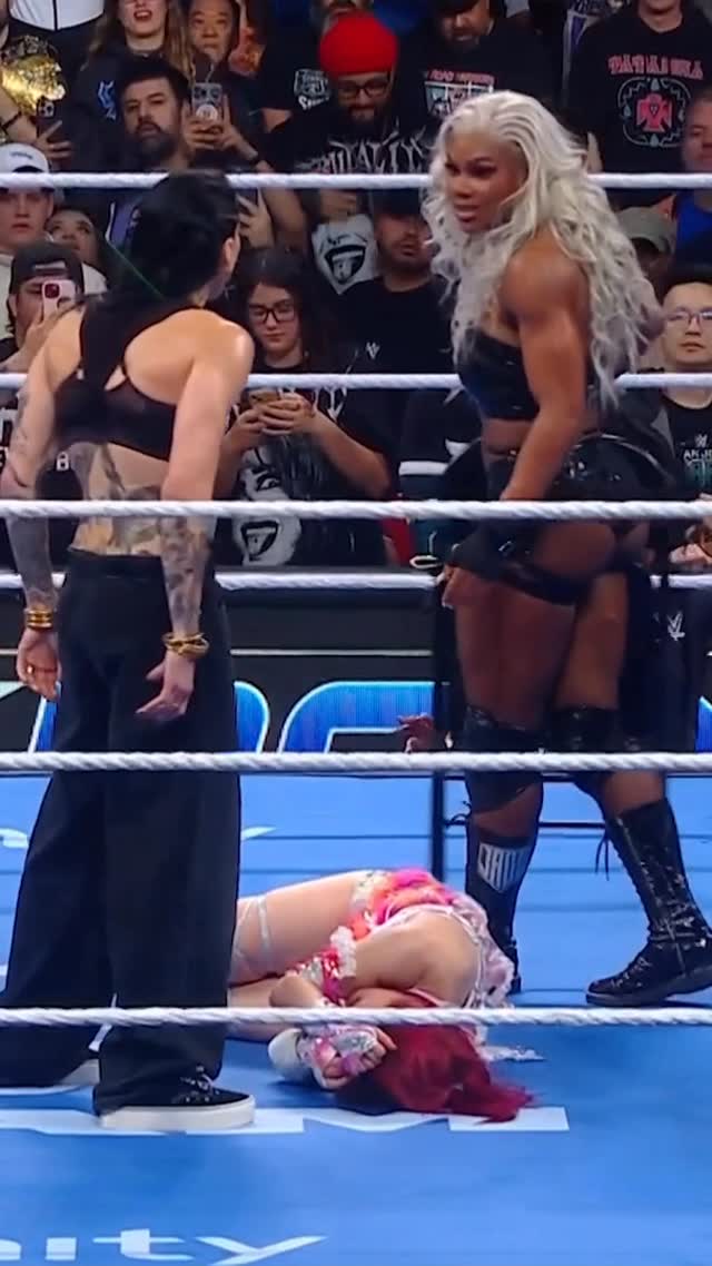 Next stop: Las Vegas. 👊 #WrestleMania can’t come soon enough for @jadecargill and @rhearipley_wwe! #SmackDown