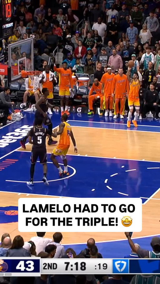 @melo passes up the two and goes for the triple! 👏 He closed out the night with 6 3PM 😮‍💨