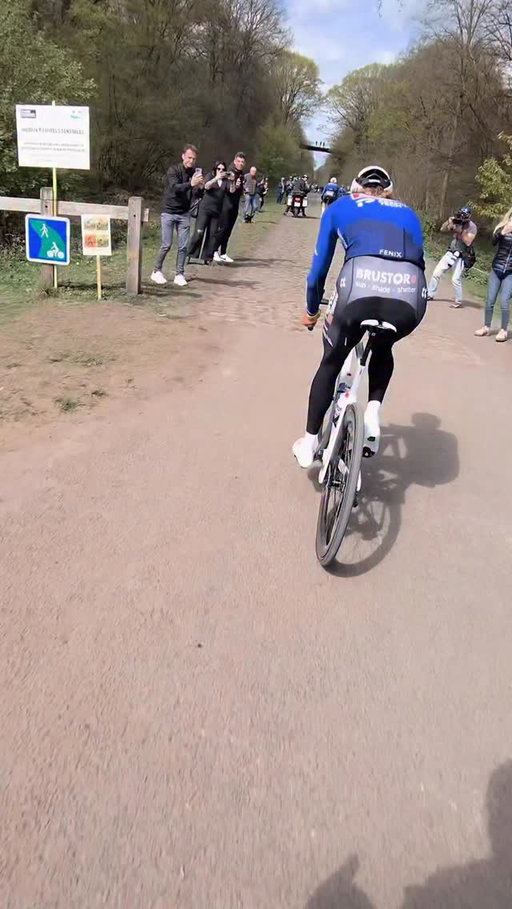 @mathieuvanderpoel preparing for @fifaworldcup at @parisroubaixcourse 🏆

🏟️ Trouée d’Arenberg
⚽️ @elite_cycling 
📹 @oakleymeta | @tibordelgrosso 

#AlpecinPremierTech #Oakley #OakleyMeta #ParisRoubaix