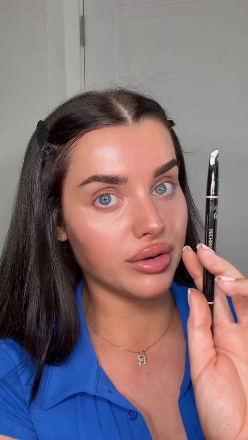 perfect, fool-proof brows every time 👏🏼
the new @anastasiabeverlyhills ArchiBrow has ULTRA THIN, hair stroke precision for your easiest, most natural looking brows yet ✏️ #abhsponsored @bootsuk ad