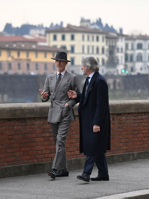 The ever stylish @gui_bo and @franz_1955 strolling along the Arno in Florence during Pitti Uomo.

#pittiuomo109 #pittiuomo #sartorial #ootdmen #streetstyleinspiration