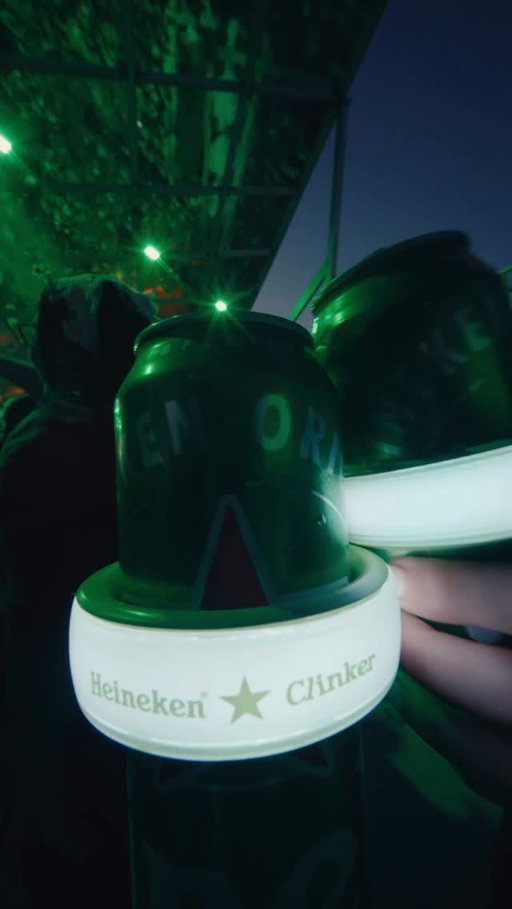 POV: not me making friends every time I cheers #HeinekenHouse #FansHaveMoreFriends