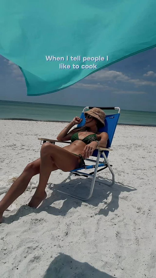 Extra crispy, well-done 🥓☀️🕶️

#suntan #beachvibes