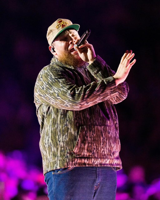 roll clones @lukecombs