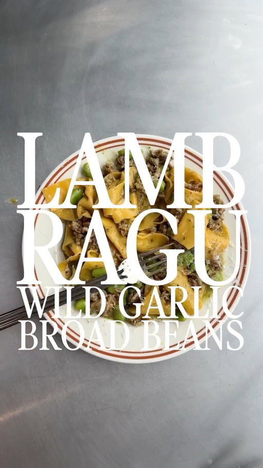Keep watching till the end for a treat 😉

#recipe #chef #homecooking #pasta #ragu