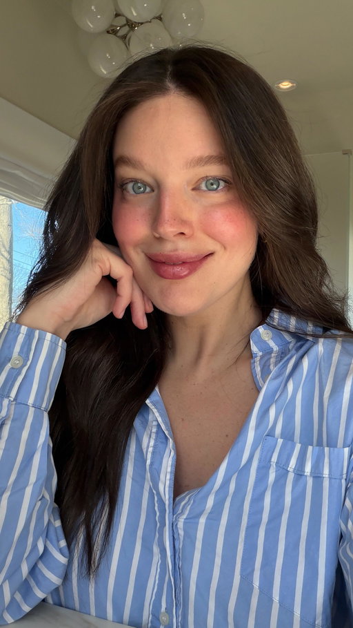 me 🤝🏻 deeper tone blush

wearing @jonesroadbeauty blushing stick in my shade JOY