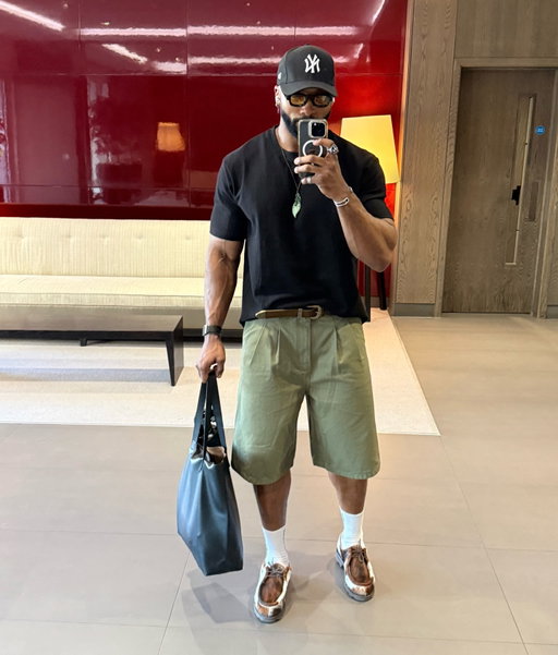 Have to be honest Its been a tough week but showing up even when things aren’t going well is the best way to win (thats what i tell myself anyway)! 😅

In more positive news its getting warmer in London (probably be freezing again next week) lol
 .
.
.
.
#menslifestyle #fitness #photodump