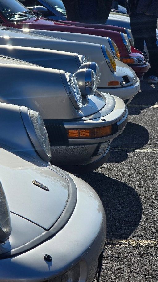 Thanks to @carsandcoffeedarien for a perfect kickoff to the season. 

What a Great Morning!!

Porsche Community is on 🔥