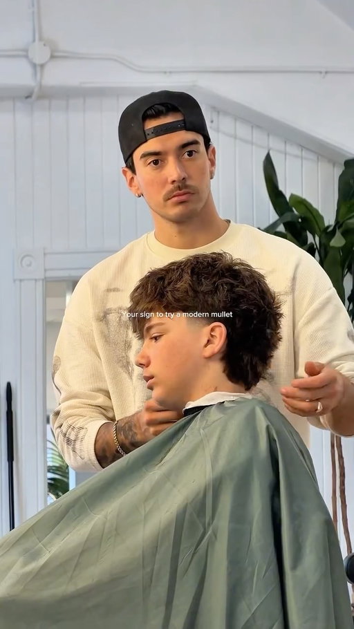 Textured modern mullet 

#menshaircut #texture #straighthair #barber