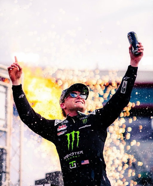 Let’s goooooo @monsterenergy P1