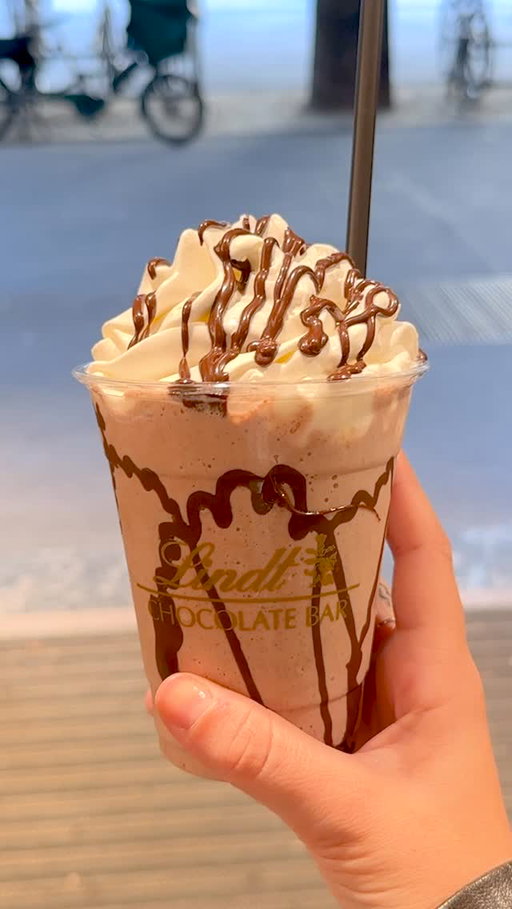 Spring days call for creamy treats 🫠⁣
⁣
Stop by your nearby Lindt Store and try our Chocolate Frappé, your new favorite ritual 🍫⁣
⁣
#Lindt #LindtStore #ChocolateFrappe #SpringTreats #CocoaSeason #UnwrapJoy