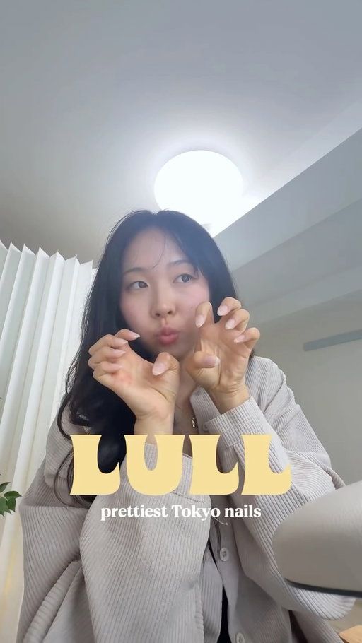 can’t stop looking at my nails 😩

thank youuu Nami!! you guys need to go hereee for your nails, make sure to book your app @nail_lull.tokyo 👀 

#japanese #japanlife #tokyo #nails #nailsart