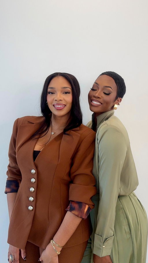 Of course our very first @intothenext_pod interview is with my sisterrrr @yaniqueduke 🤭🥂

S2E2 - How to present yourself boldly, authentically & with confidence EVERY DAY with Yanique Duke

New episode is LIVE!!!! Watch on YouTube & Listen wherever you get your podcasts!