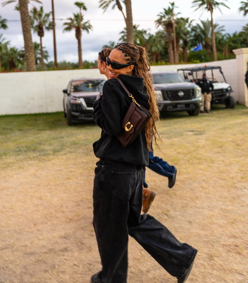 #ManonBannerman spotted wearing the Tabby Shoulder Bag 26. ✨

📸: Alex Oh 

#CoachNY