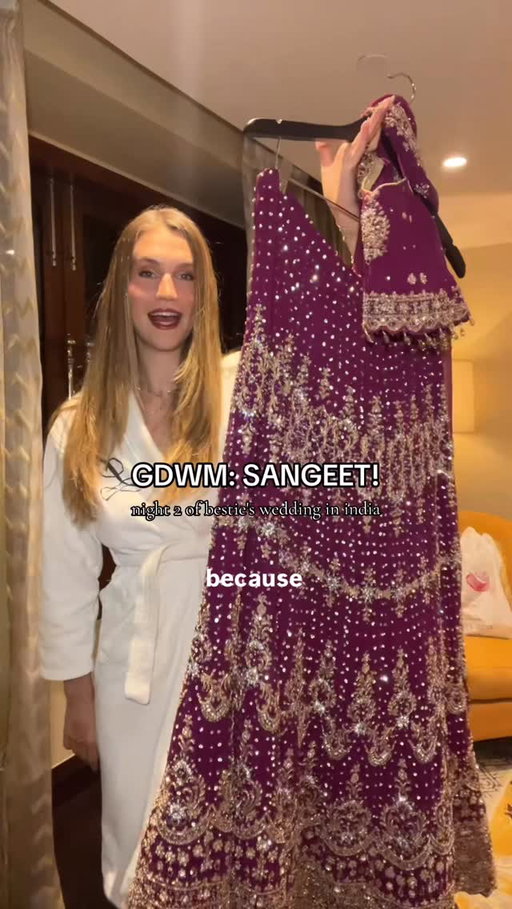 this mightttt beat the blue as my fav?! what do you think!! 

#sangeetoutfits #sangeetlook #sangeetlehenga #sangeetgrwm #sangeetoutfitideas