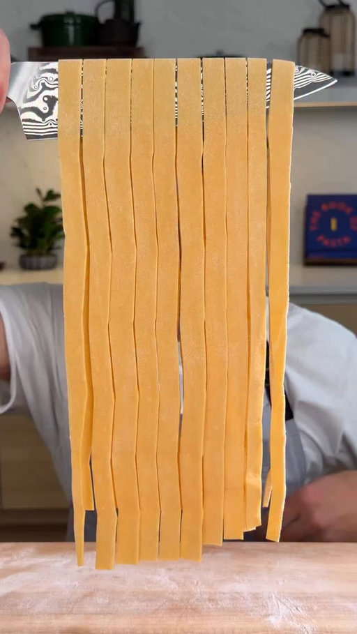 Pasta With No Machine

Comment “TIPS” for more cooking hacks