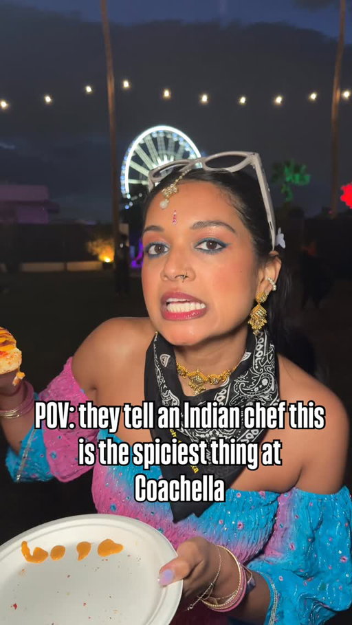 my friend was dying after they took a bite of this buldak sauce 🤷🏽‍♀️ #buldak #spicyfood #coachellafood #spicechallenge #pizzalover
