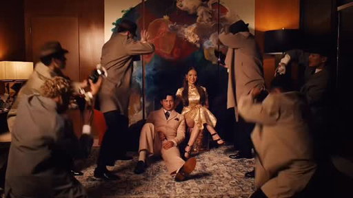MADWOMAN MUSIC VIDEO OUT NOW ON MY YOUTUBE 💥

Directed by @warrenjfu 
Choreo by @mollylong21 

Thank you to @hudsonwilliamsofficial, @alysaxliu, @lola.tung and @meganskiendiel for being a part of this 🐟