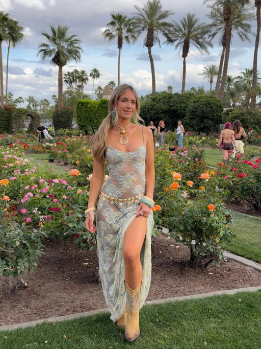 day three!!!🧚🏼🫶🏼🌼🌵⛅️✨