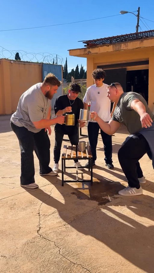 Los dos hombres más fuertes de España 🤯

#jarradethor #strongman #powerlifting #challenge #armwrestling