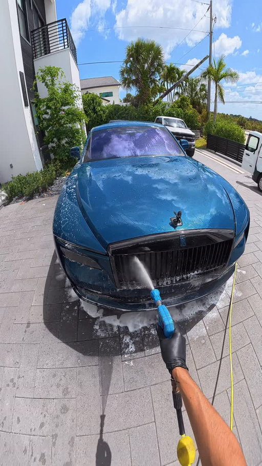 POV: you trusted the right detailer 🤝

Black Badge Rolls-Royce Spectre Black Badge getting the full Seal Suds treatment 🖤✨

From flawless paint to a mirror finish… this isn’t just a wash, it’s precision work.

#RollsRoyce #Spectre #detailing #exoticcar #AutoDetailing