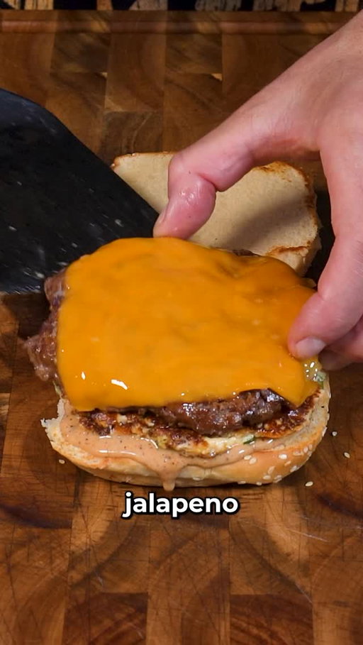 Jalapeño Popper Burger. Comment “recipe” and I’ll DM you the entire list of ingredients and steps to make this at home!