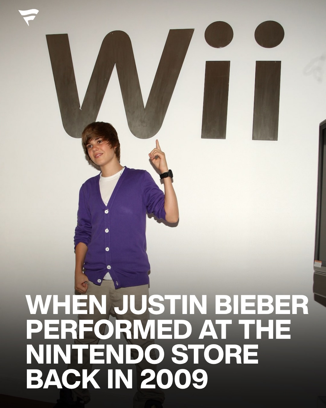 From the Nintendo Store to Coachella’s Main Stage 😅

In November 2009, Justin Bieber stopped by the Nintendo World Store in New York City at the height of the Wii era.

He played Wii Sports Resort, tested out the motion controls, and performed an acoustic set for a packed crowd of fans inside the store, turning a normal retail space into something closer to a mini concert venue.

A perfect late-2000s snapshot, when the Wii was everywhere, the DS ruled handheld gaming, and his rise from YouTube covers to global fame was just getting started.