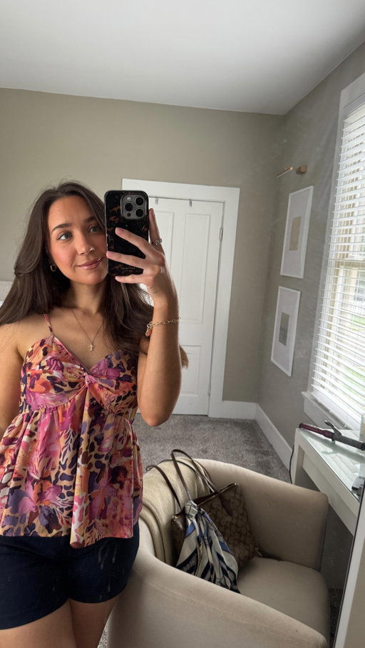 Summer outfits 🥵 

Comment SHOP below to receive a DM with the link to this post on my LTK ⬇ https://liketk.it/66FMx #explore #explorepage #summeroutfits #elegantoutfits