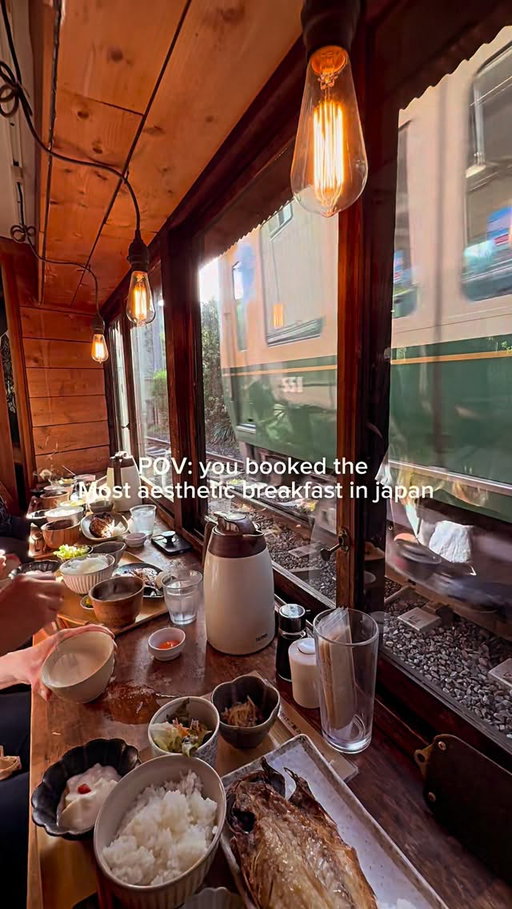 @yoridocoro was the coolest experience in kamakura. You can reserve their enoden seats where you eat breakfast while watching the train pass by. There’s only 4 seats and it’s really popular so I set an alarm to book. All other seats are walk in only but it gets pretty packed since it’s so popular so get there early! #japaneats #kamakura #enodentrain