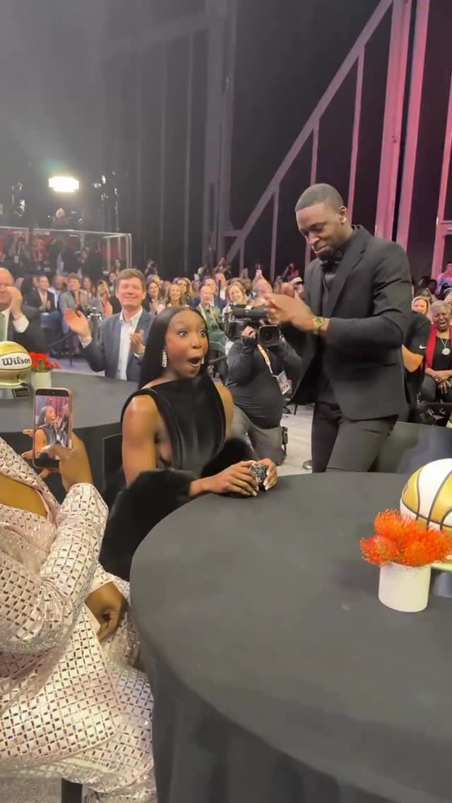 Flau’jae’s reaction is everything 🥹

She’s headed to Golden State as the No. 8 pick!

#WNBADraft presented by State Street Investment Management SPY