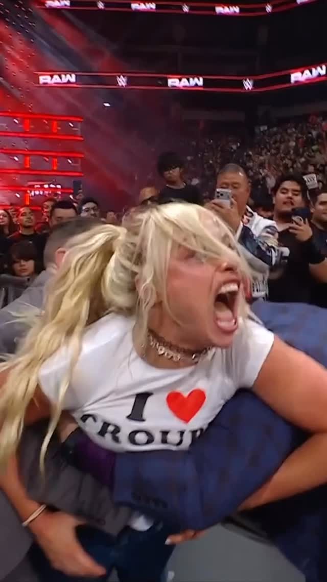 THIS IS NEVER-ENDING!!! It’s gonna be an all out brawl for the Women’s World Championship on Saturday 🫣 #WWERaw