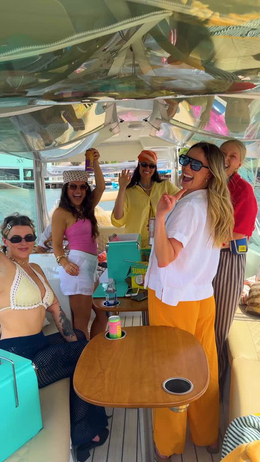A perfect day on Lake Austin with some of our favorite SUNBOYs! 🥥😍❤️