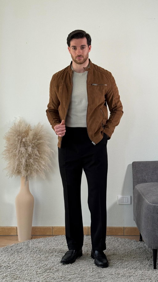The suede jacket is always a great idea in this season🌸
 
Office Outfit - Episode 16 👨‍💼
 
#suedejacket #springoutfitideas #officeoutfit
