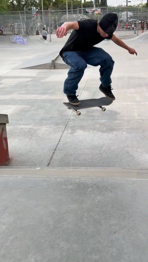 Some fakie tricks🎥 @mrbrroowwnn