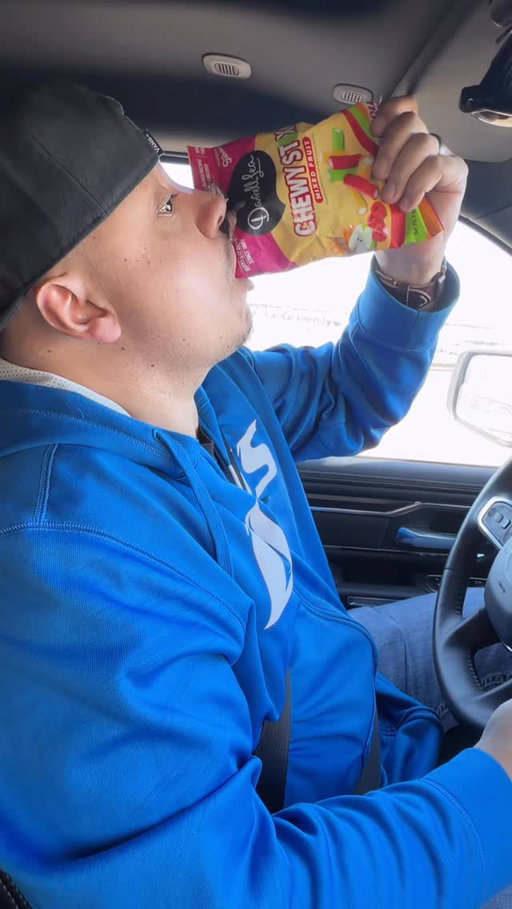 POV: You miss the exit on the way to the party…and somehow end up having a better night anyway. @darrellleausa
#dlmakesitbetter #palmoilfree #paidpartnership #licorice #snackideas