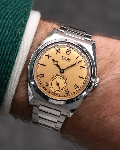 Hands-on at Watches & Wonders with Tudor’s new Monarch.

The 39mm barrel-shaped case integrates into an H-link bracelet with T-Fit clasp, while the California dial layout and vertically brushed finish give this release a distinct feel within the brand’s modern lineup. Inside is the Master Chronometer Caliber MT5662-2U, offering a 65-hour power reserve and magnetic resistance rated to 15,000 gauss.

More on the way as coverage continues.