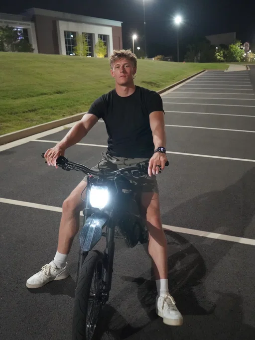 🏍️💨