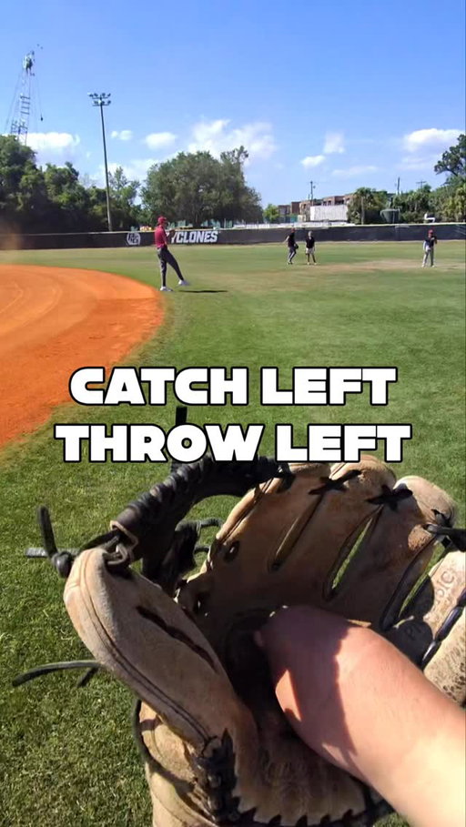 Basically a righty and lefty at the same time
.
.
#adaptiveathlete #playwithoutlimits #baseball #jimabbott